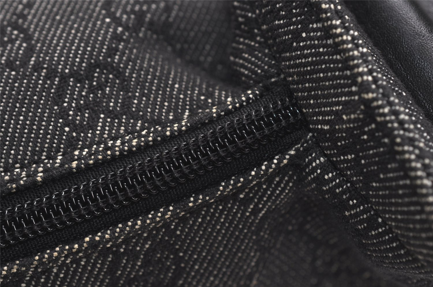 Authentic GUCCI Vintage Shoulder Bag Purse GG Canvas Leather 92697 Black 9839J