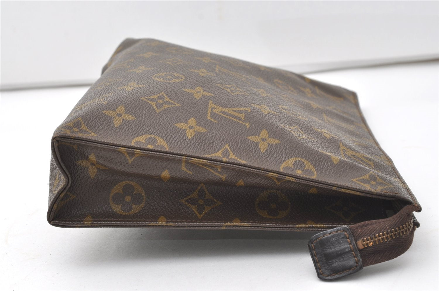Auth Louis Vuitton Monogram Poche Toilette 26 Cosmetics Pouch Old Model LV 9849I