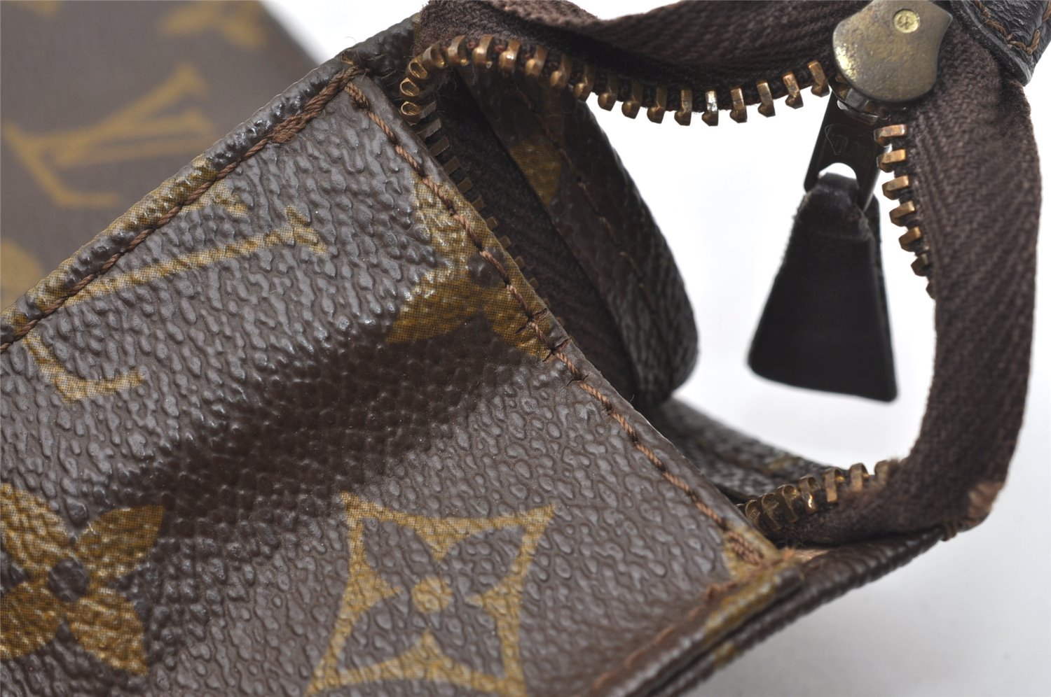 Auth Louis Vuitton Monogram Poche Toilette 26 Cosmetics Pouch Old Model LV 9849I