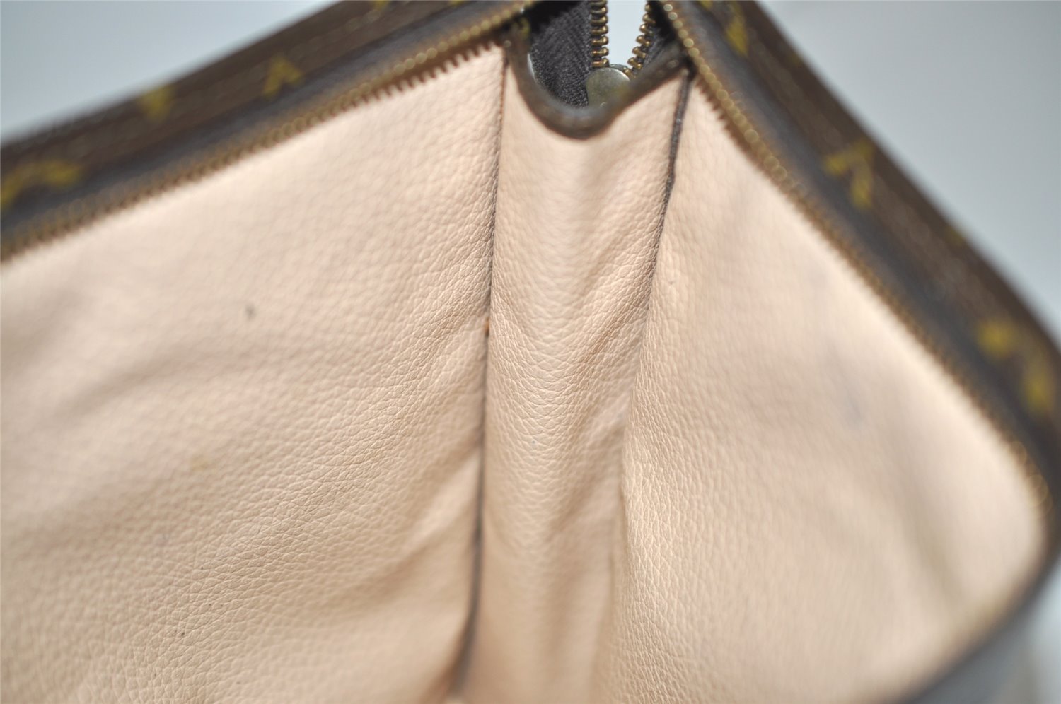 Auth Louis Vuitton Monogram Poche Toilette 26 Cosmetics Pouch Old Model LV 9849I