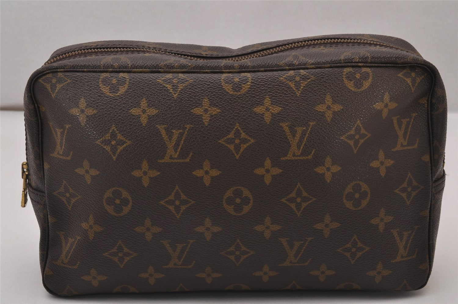 Auth Louis Vuitton Monogram Trousse Toilette 28 Clutch Hand Bag M47522 LV 9852I