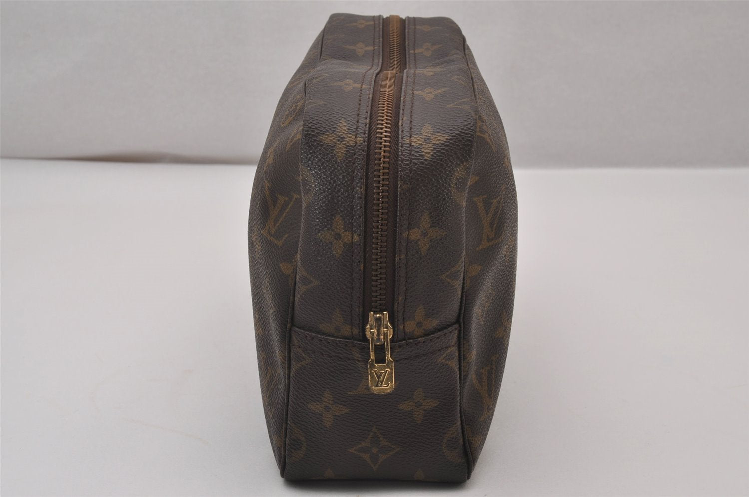Auth Louis Vuitton Monogram Trousse Toilette 28 Clutch Hand Bag M47522 LV 9852I