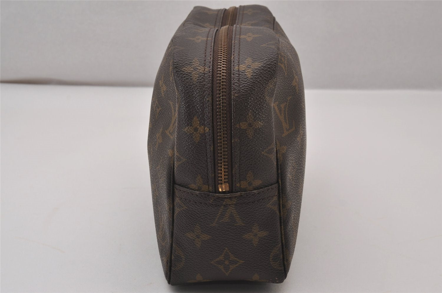 Auth Louis Vuitton Monogram Trousse Toilette 28 Clutch Hand Bag M47522 LV 9852I