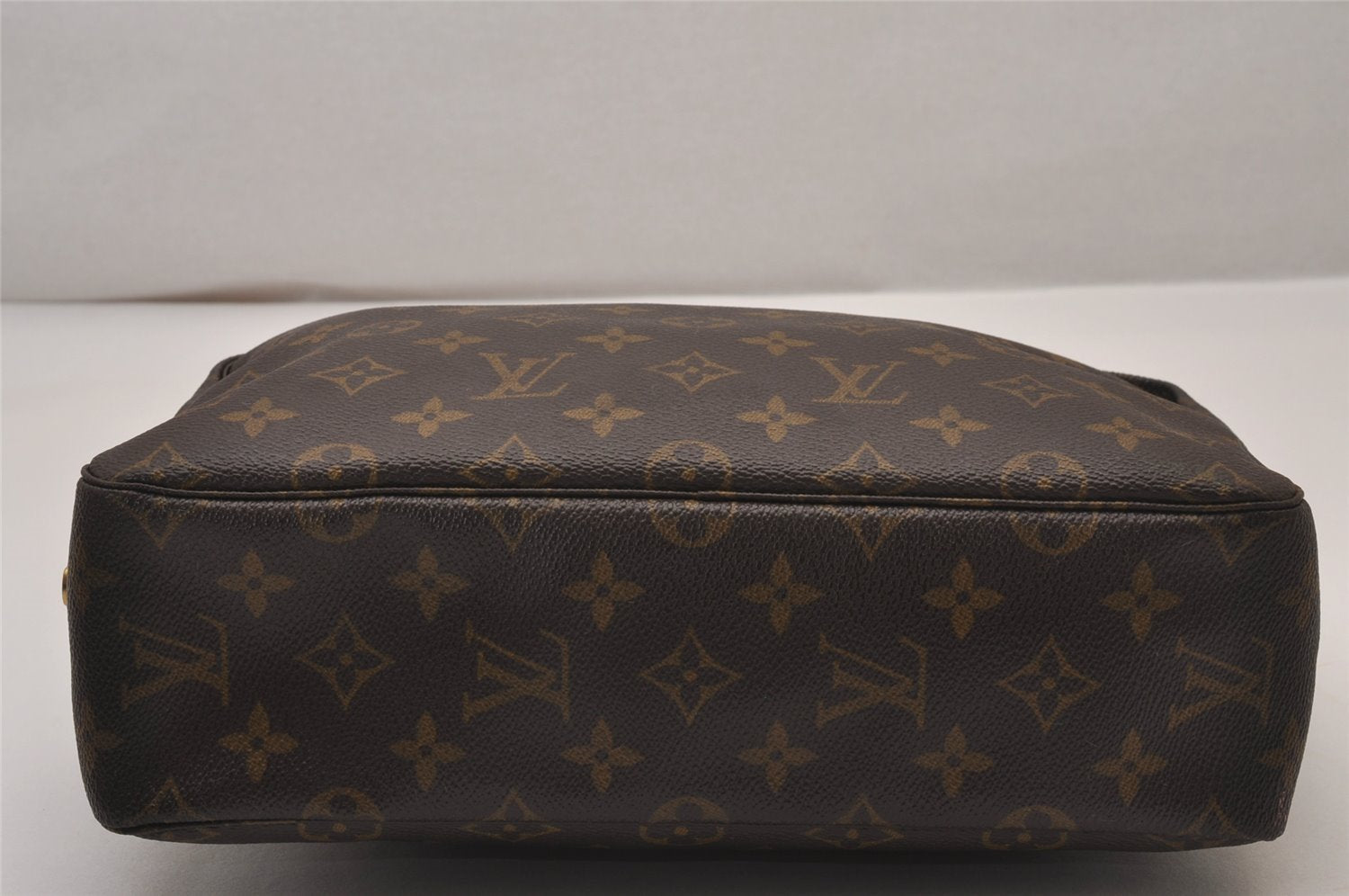 Auth Louis Vuitton Monogram Trousse Toilette 28 Clutch Hand Bag M47522 LV 9852I