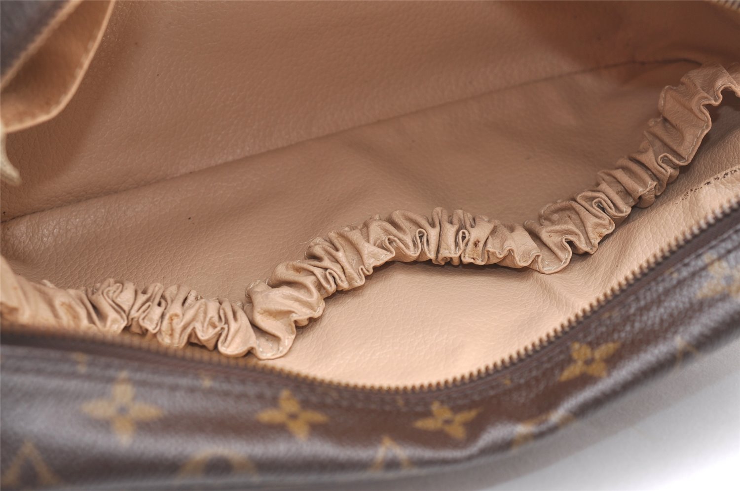 Auth Louis Vuitton Monogram Trousse Toilette 28 Clutch Hand Bag M47522 LV 9852I