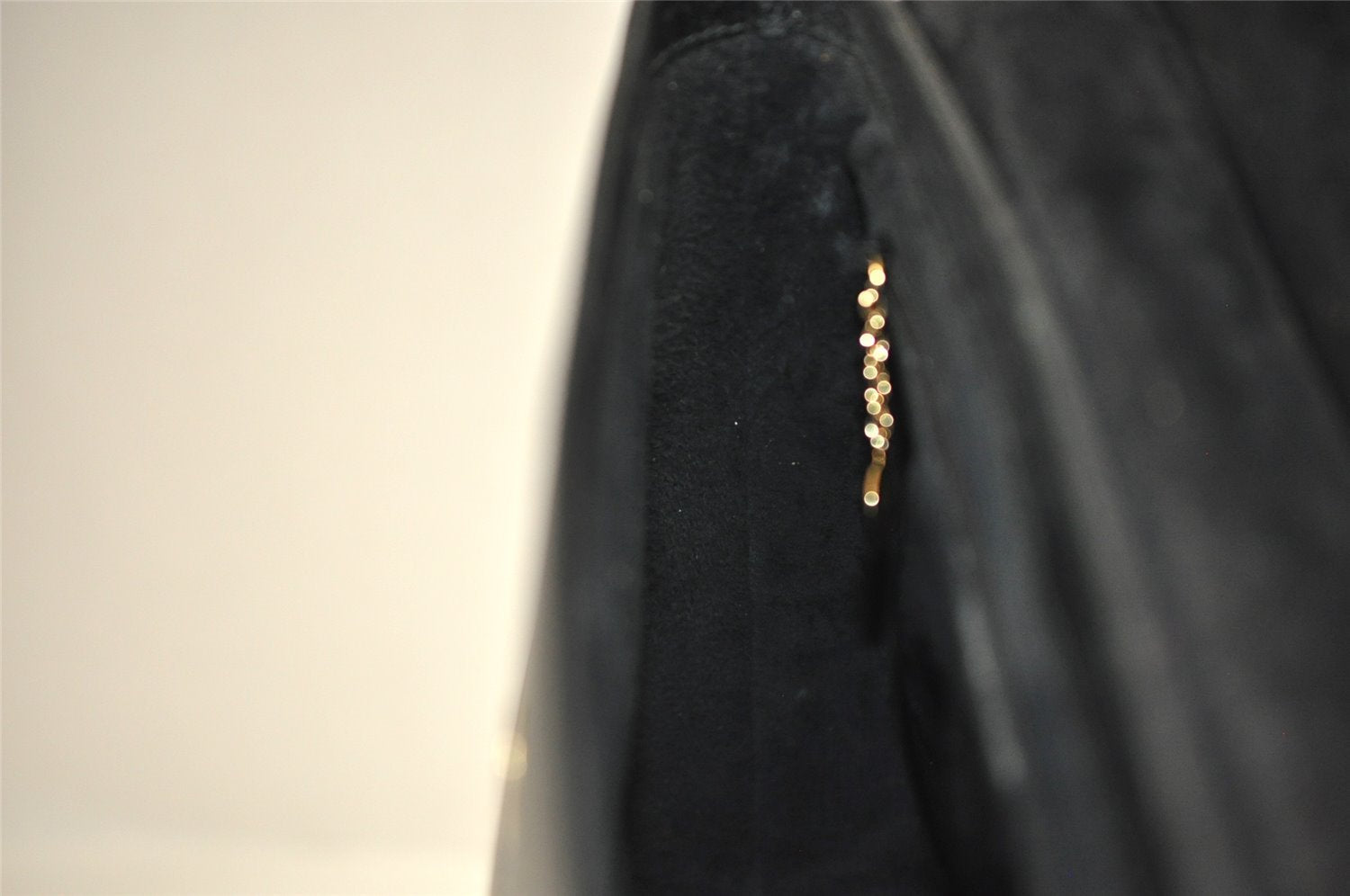 Authentic GUCCI Vintage Bamboo Shoulder Hand Bag Purse Leather Black 9857J