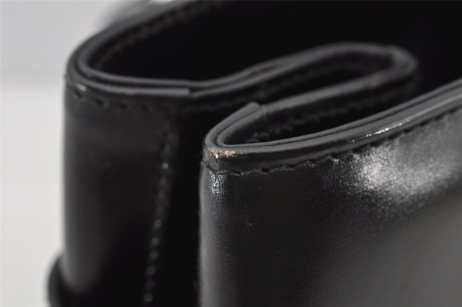 Authentic GUCCI Vintage Shoulder Bag Leather Black 9861I