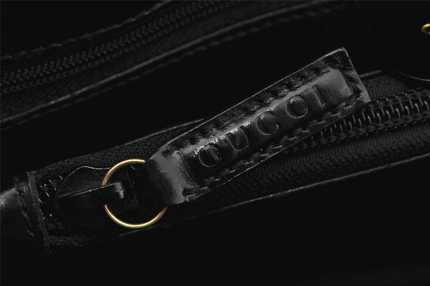 Authentic GUCCI Vintage Shoulder Bag Leather Black 9861I