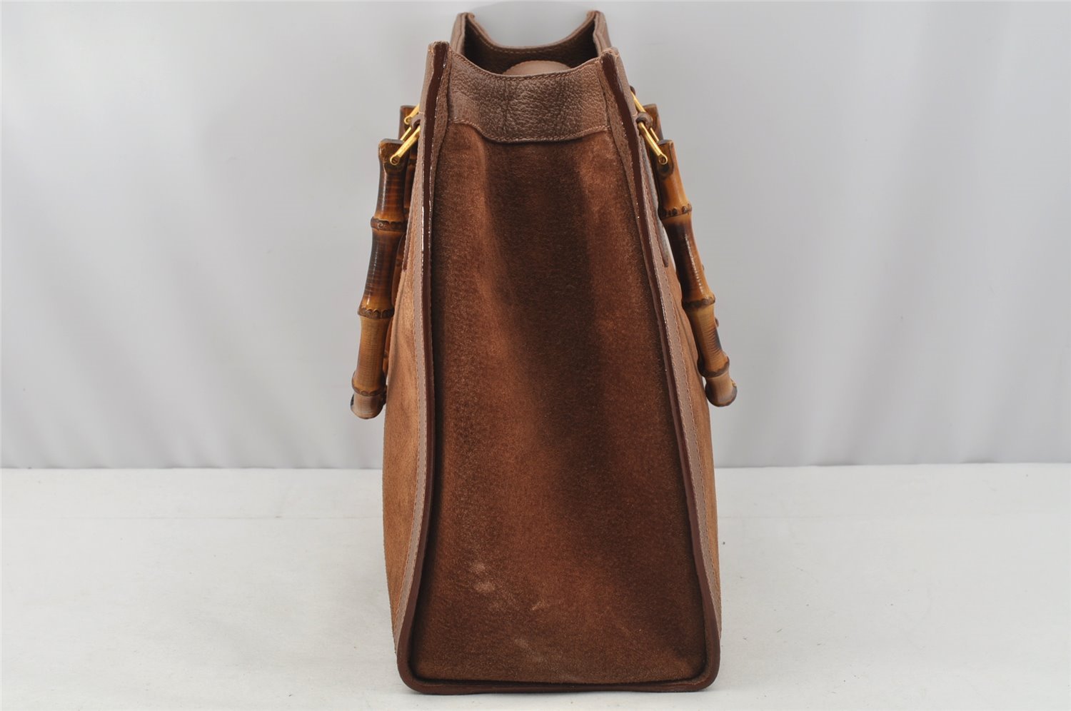 Authentic GUCCI Vintage Bamboo Shoulder Hand Bag Suede Leather Brown 9880I