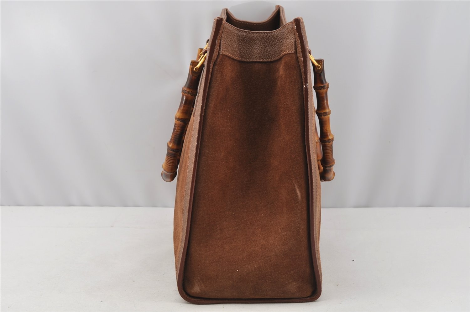 Authentic GUCCI Vintage Bamboo Shoulder Hand Bag Suede Leather Brown 9880I