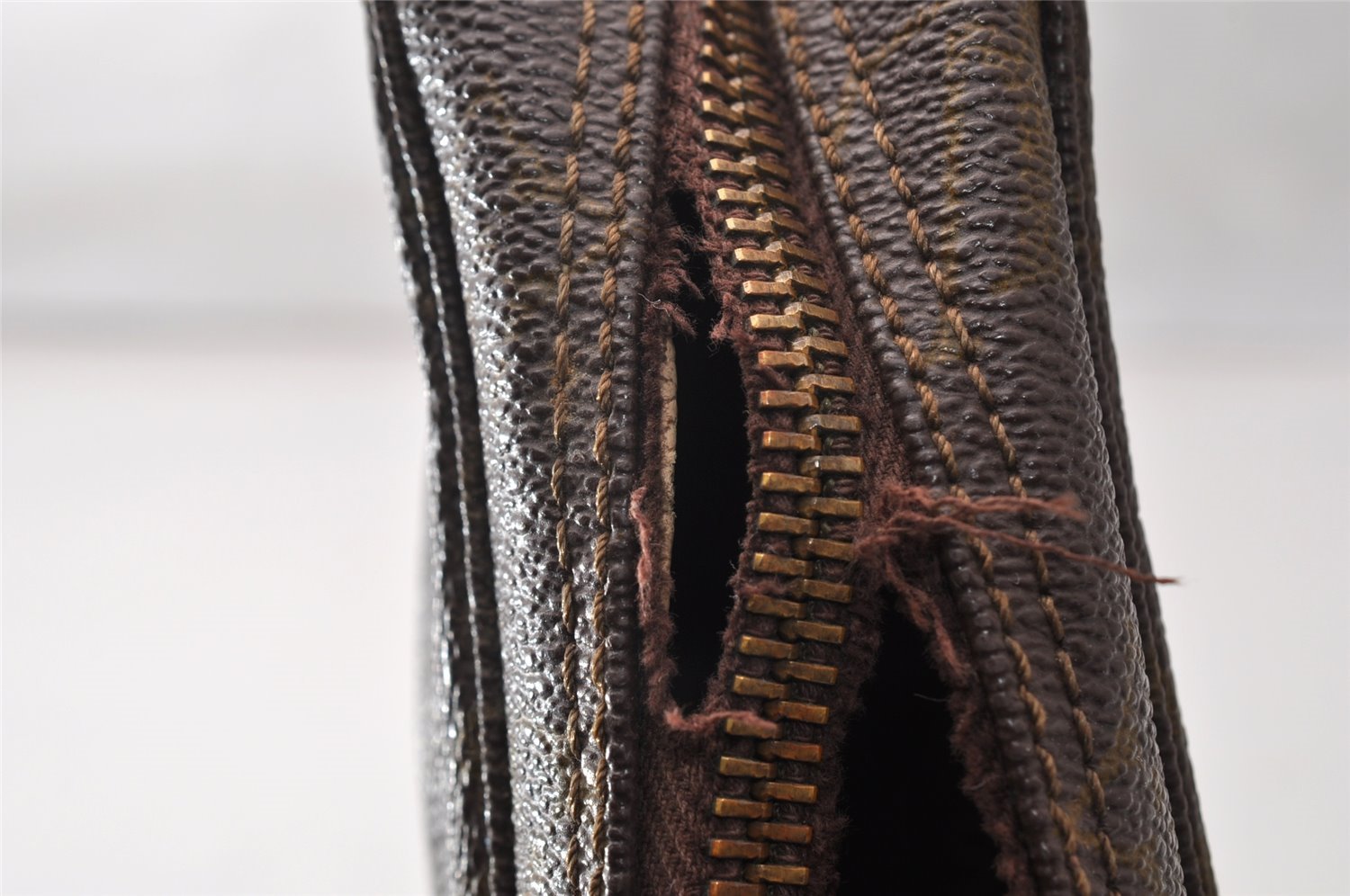 Auth Louis Vuitton Monogram Trousse Toilette 23 Clutch Bag Old Model Junk 9881I