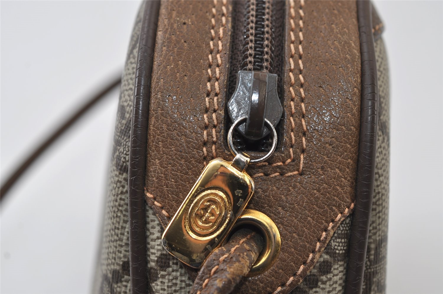 Authentic GUCCI Web Sherry Line Shoulder Cross Bag GG PVC Leather Brown 9893I