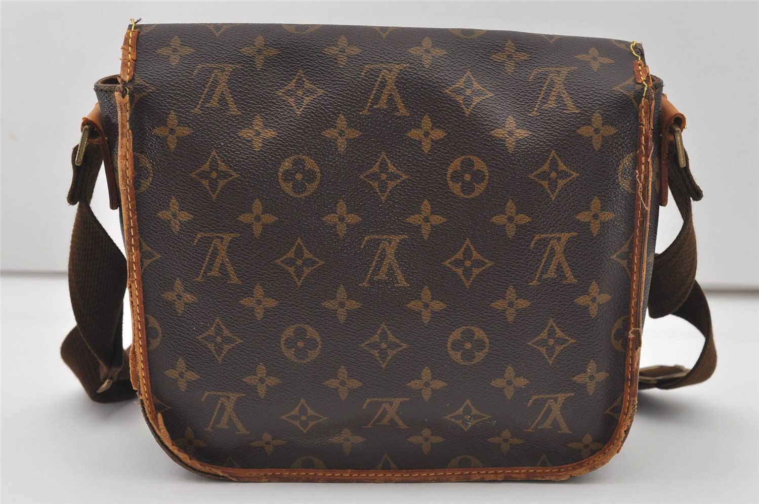 Auth Louis Vuitton Monogram Messenger Bosphore PM Shoulder Bag M40106 LV 9894I