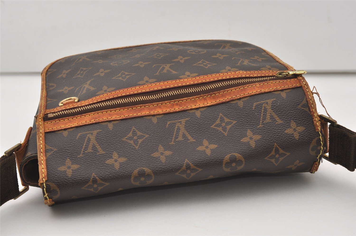 Auth Louis Vuitton Monogram Messenger Bosphore PM Shoulder Bag M40106 LV 9894I