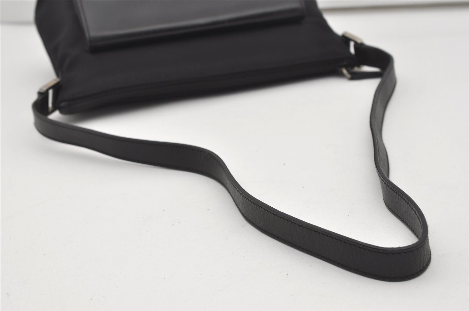 Authentic GUCCI Vintage Shoulder Bag Purse Canvas Leather Black 9895I