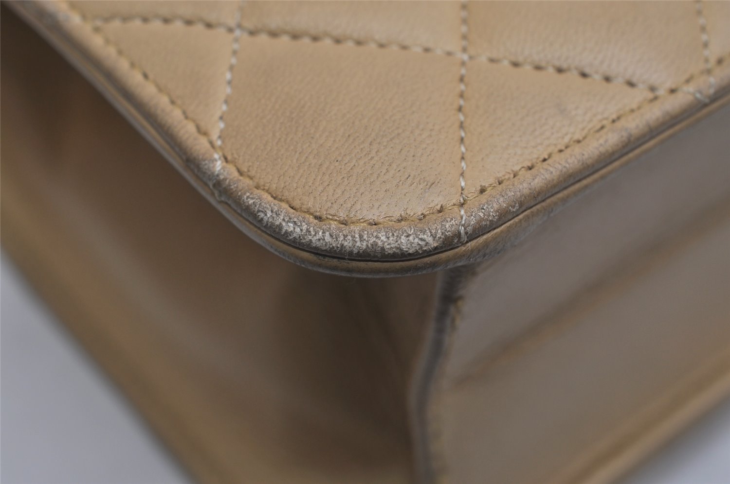 Authentic CHANEL Calf Skin Matelasse Chain Shoulder Cross Bag Beige CC Box 9899J