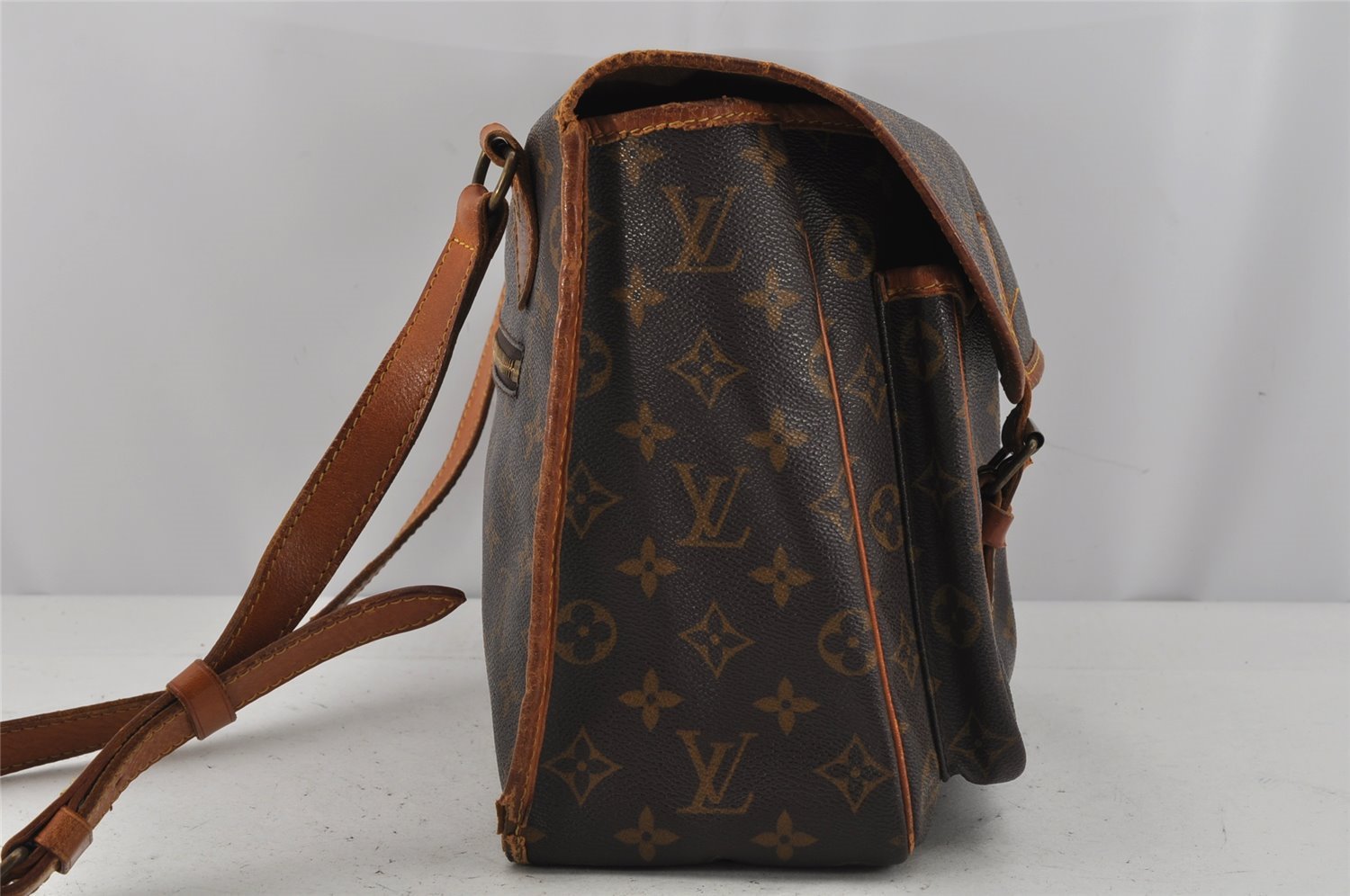 Authentic Louis Vuitton Monogram Sac Bazas Shoulder Cross Bag M99013 LV 9904J