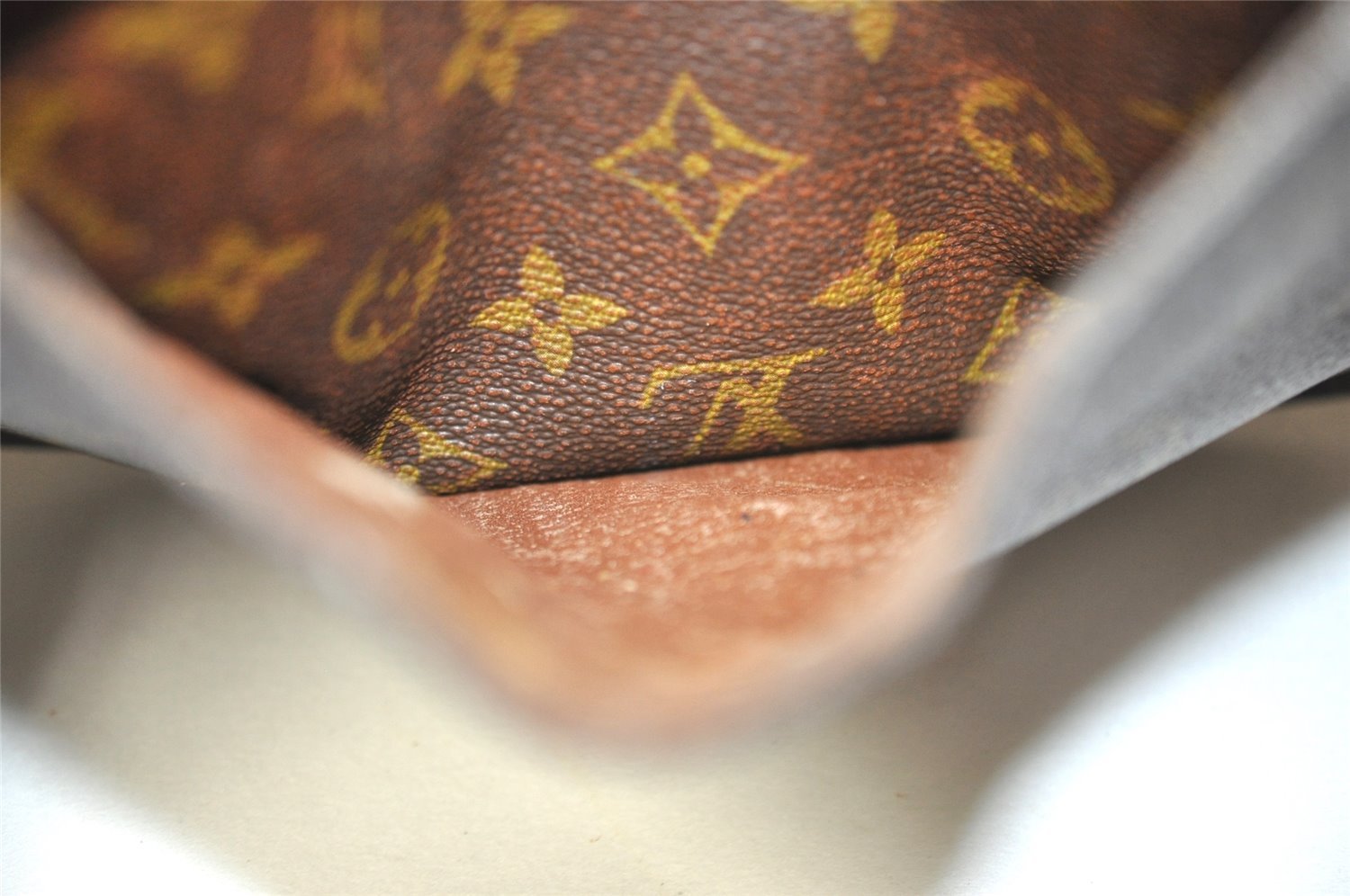 Authentic Louis Vuitton Monogram Saint Cloud GM M51242 Shoulder Cross Bag 9909I