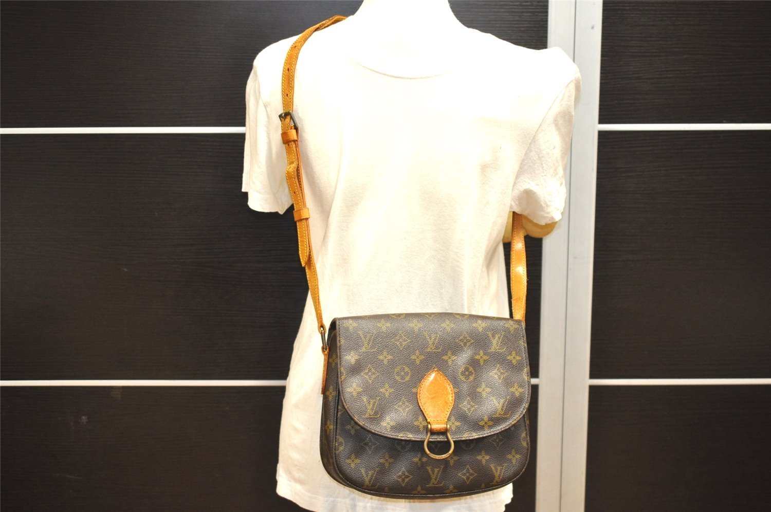 Authentic Louis Vuitton Monogram Saint Cloud GM M51242 Shoulder Cross Bag 9909I