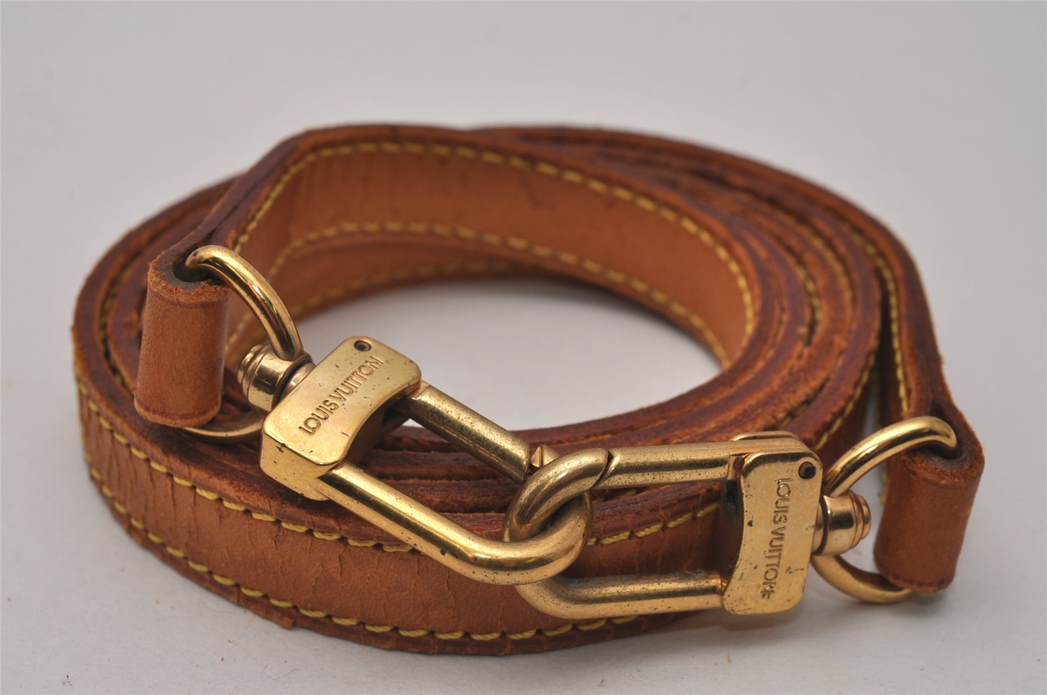 Authentic Louis Vuitton Leather Shoulder Strap Beige 48.8