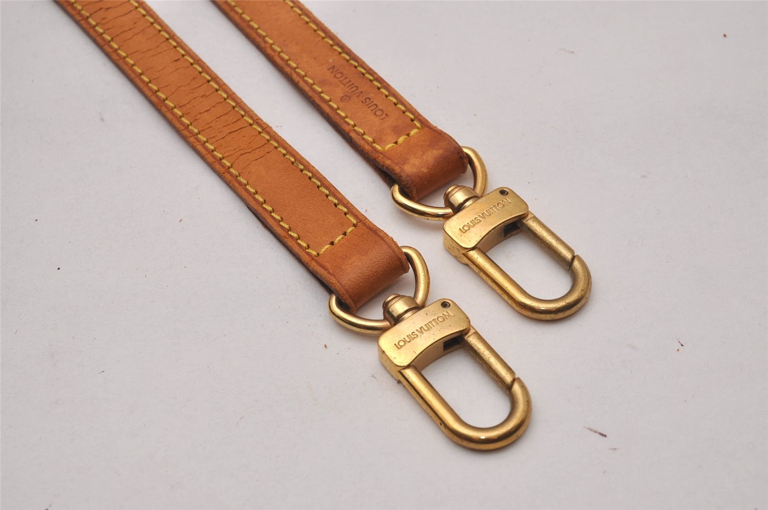Authentic Louis Vuitton Leather Shoulder Strap Beige 48.8