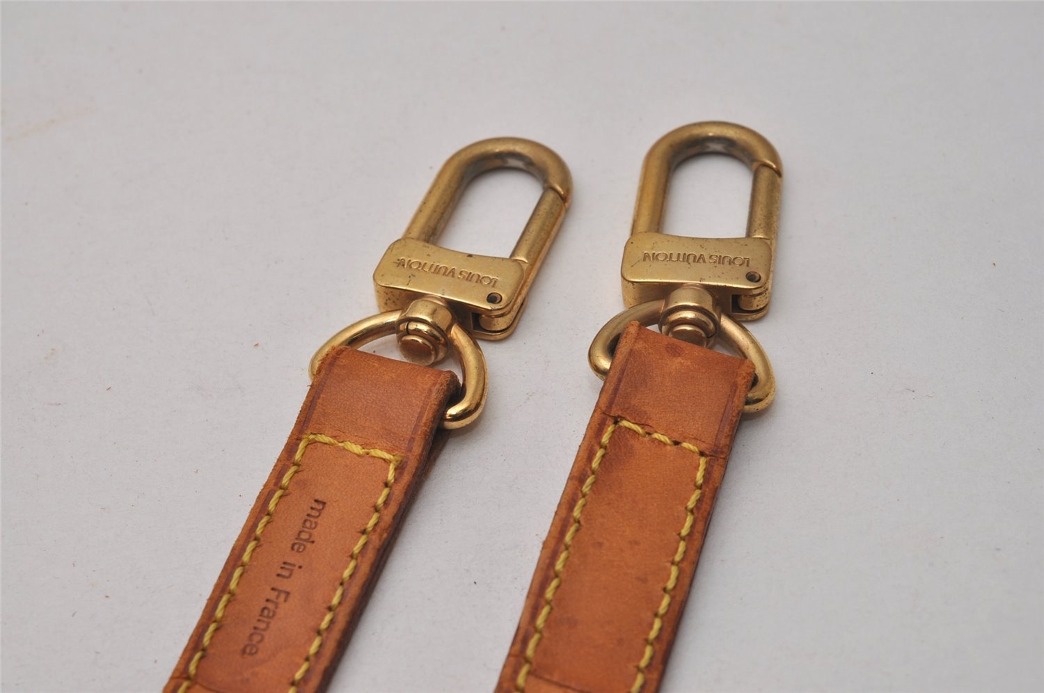 Authentic Louis Vuitton Leather Shoulder Strap Beige 48.8