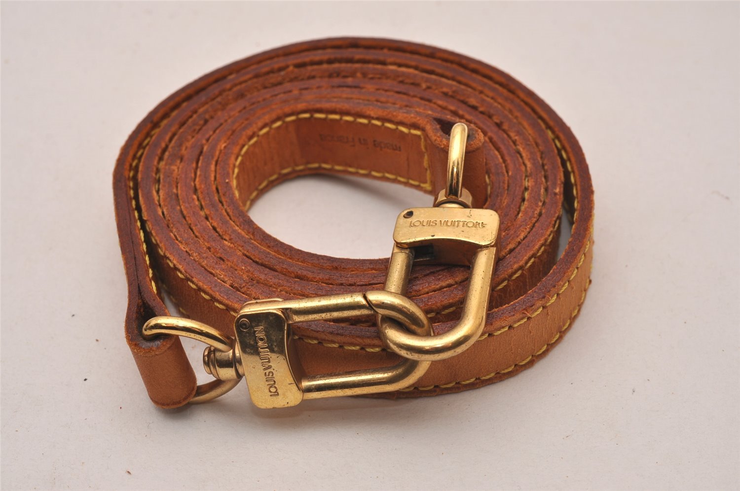 Authentic Louis Vuitton Leather Shoulder Strap Beige 48.8