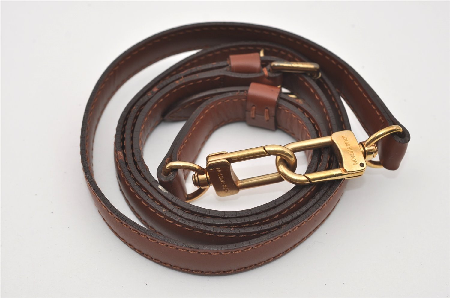 Authentic Louis Vuitton Leather Shoulder Strap Brown 40.6-47.2