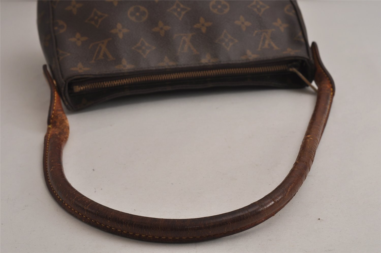 Authentic Louis Vuitton Monogram Looping MM Shoulder Bag M51146 LV 9914J