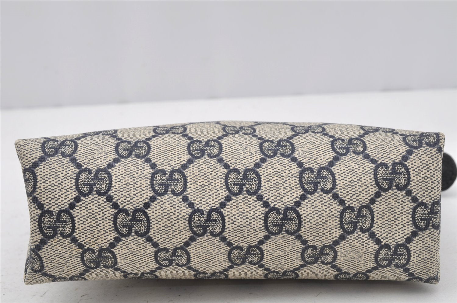 Authentic GUCCI Vintage Pouch Purse GG PVC Leather Navy Blue 9922I