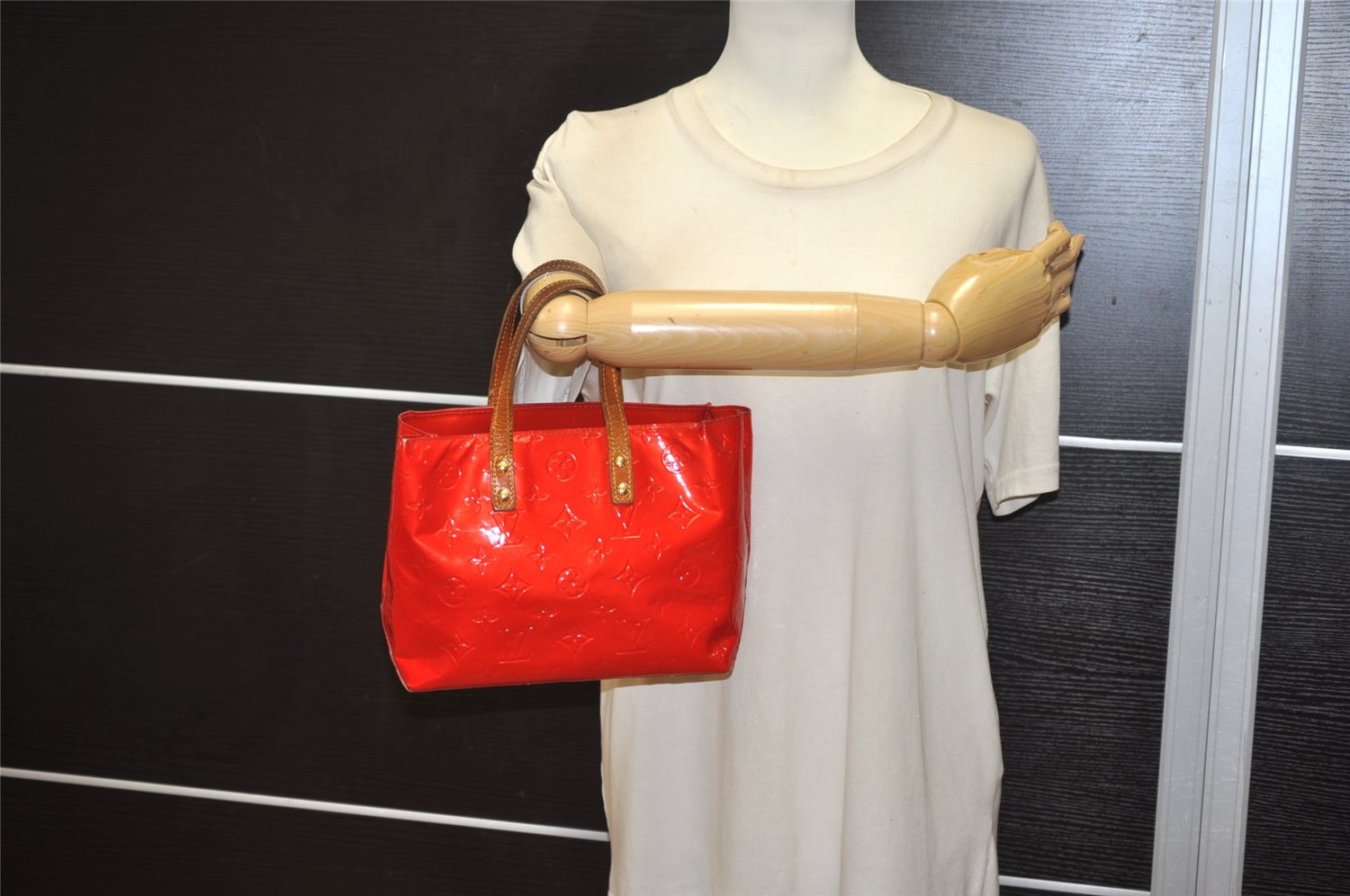 Authentic Louis Vuitton Vernis Reade PM Hand Bag Red M91088 LV 9922J