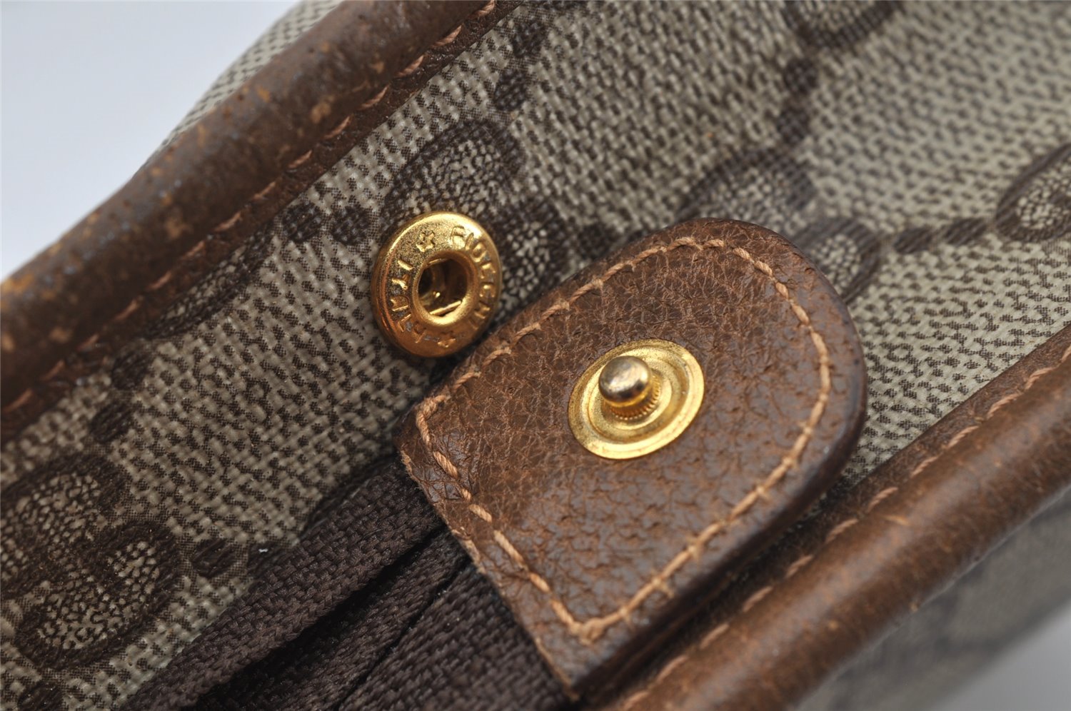 Authentic GUCCI Vintage Clutch Hand Bag Purse GG PVC Leather Brown 9923I