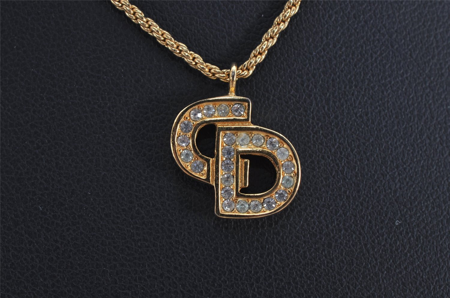 Authentic Christian Dior Gold Tone Chain Rhinestone Pendant Necklace CD 9926J