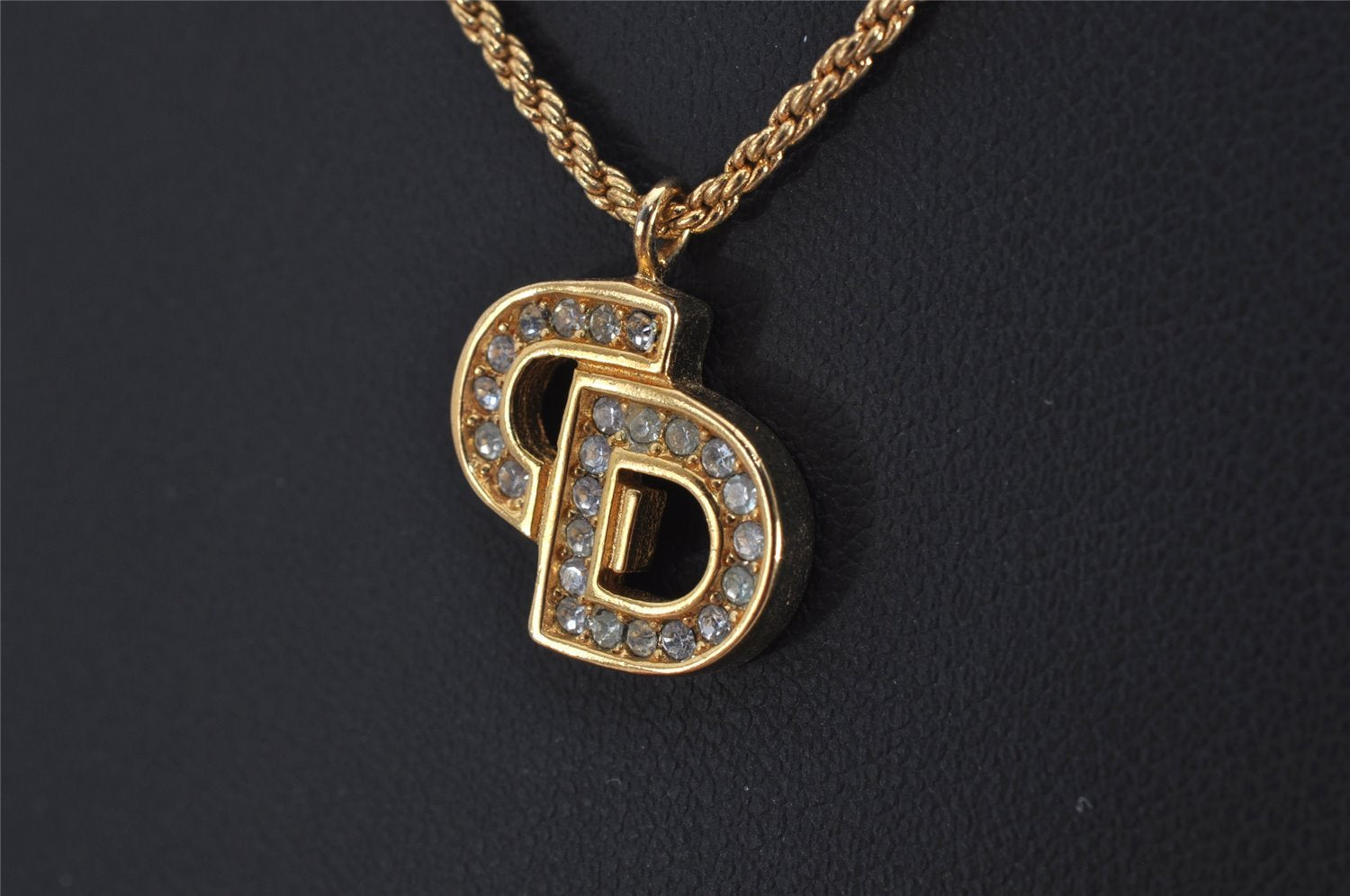 Authentic Christian Dior Gold Tone Chain Rhinestone Pendant Necklace CD 9926J
