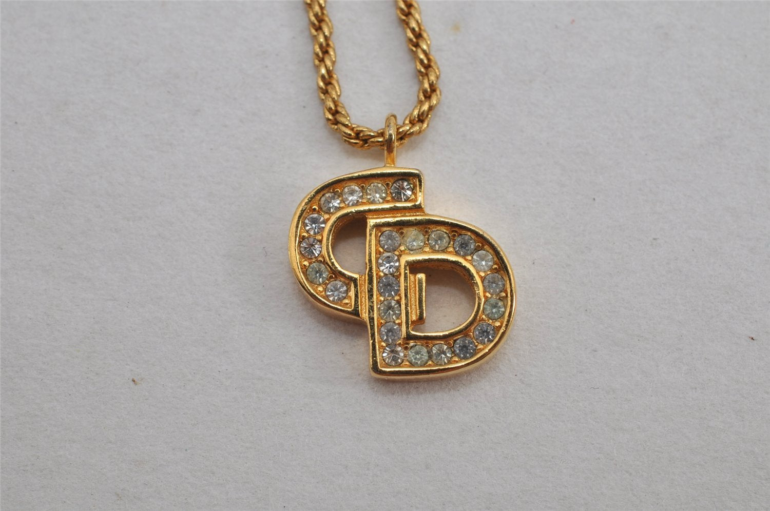 Authentic Christian Dior Gold Tone Chain Rhinestone Pendant Necklace CD 9926J