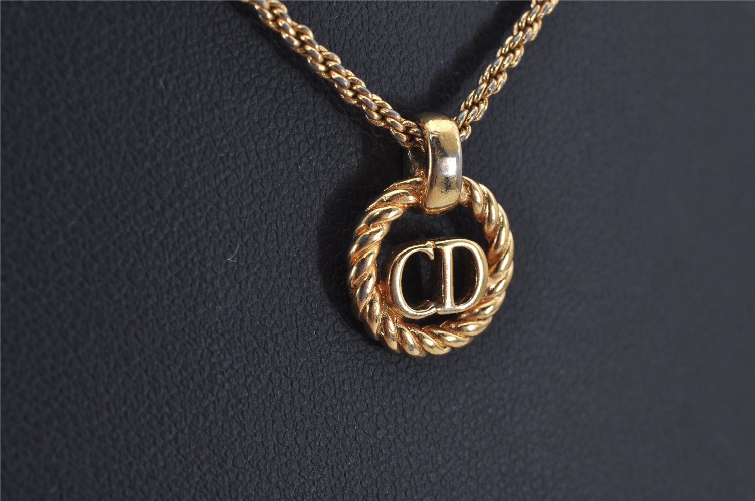 Authentic Christian Dior Gold Tone Chain Pendant Necklace CD 9928J