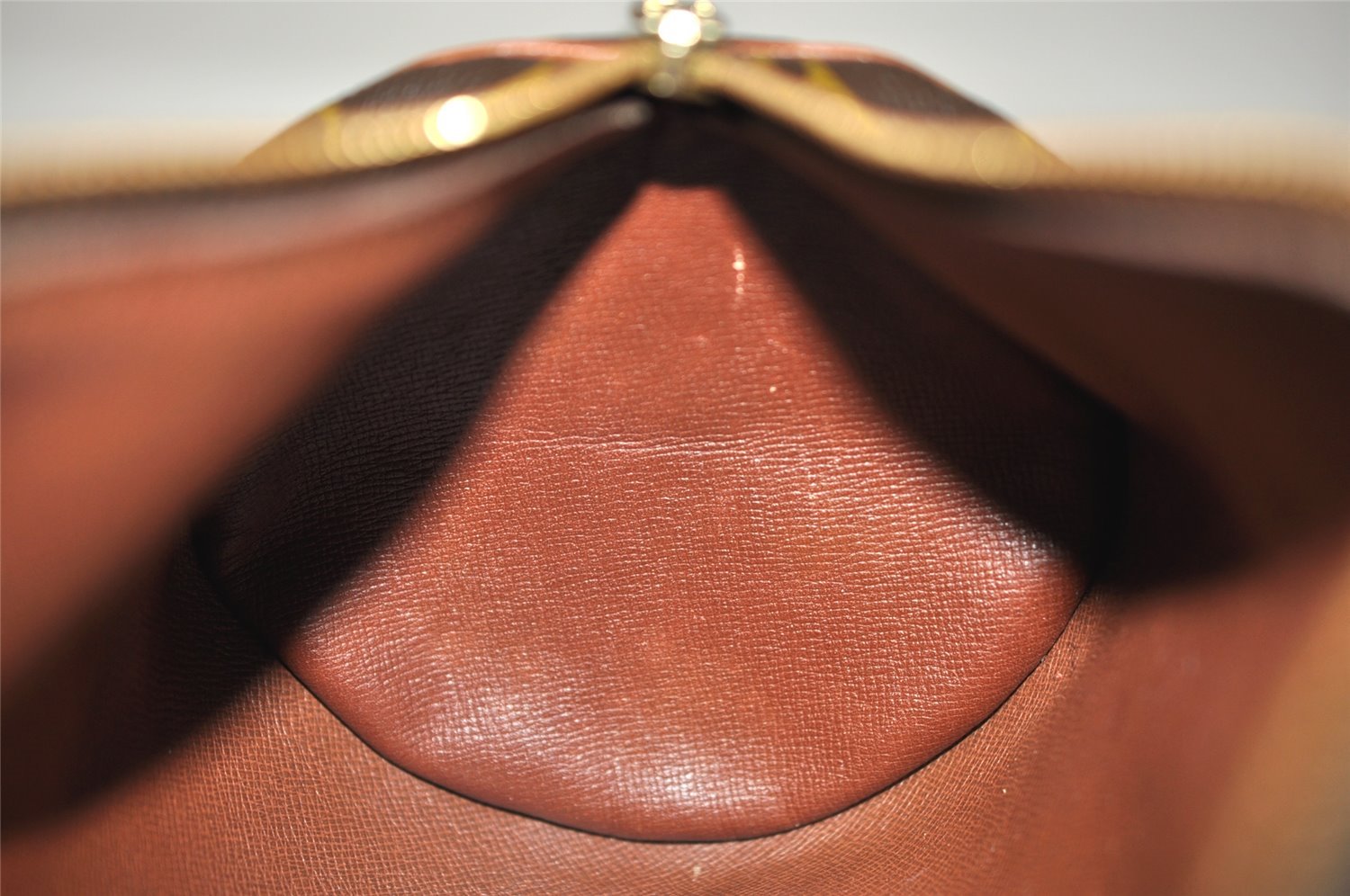 Authentic Louis Vuitton Monogram Papillon 26 Hand Bag Old Model LV 9931J