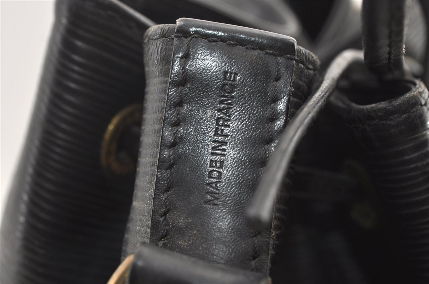 Authentic Louis Vuitton Epi Petit Noe Shoulder Drawstring Bag M59012 Black 9938J