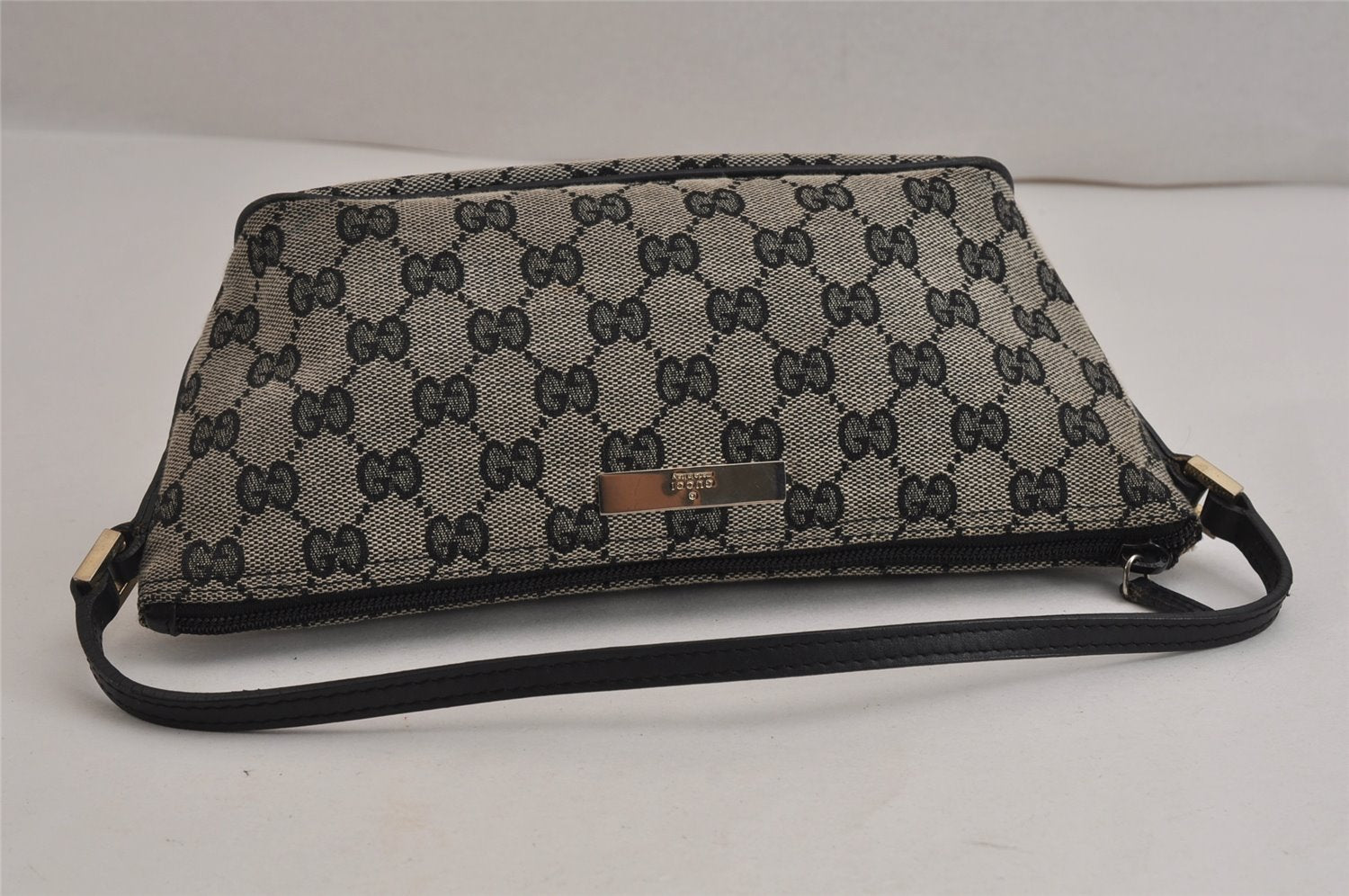 Authentic GUCCI Hand Bag Pouch Purse GG Canvas Leather 0391103 Black 9941J