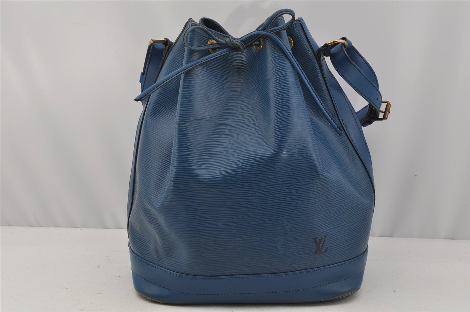 Authentic Louis Vuitton Epi Noe Shoulder Drawstring Bag Brown M44028 LV 9944I