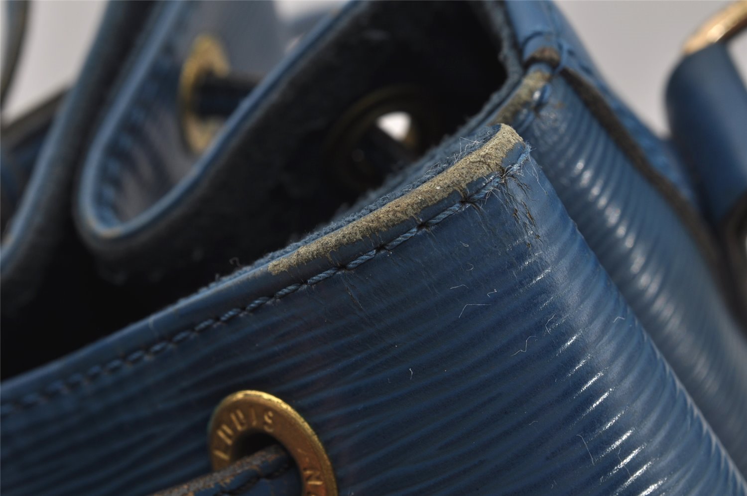 Authentic Louis Vuitton Epi Noe Shoulder Drawstring Bag Brown M44028 LV 9944I