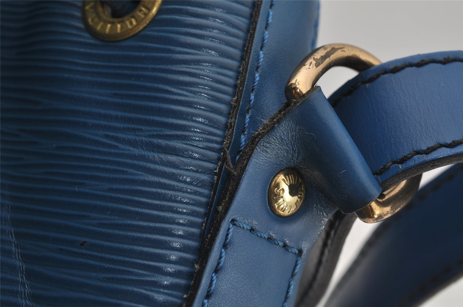 Authentic Louis Vuitton Epi Noe Shoulder Drawstring Bag Brown M44028 LV 9944I