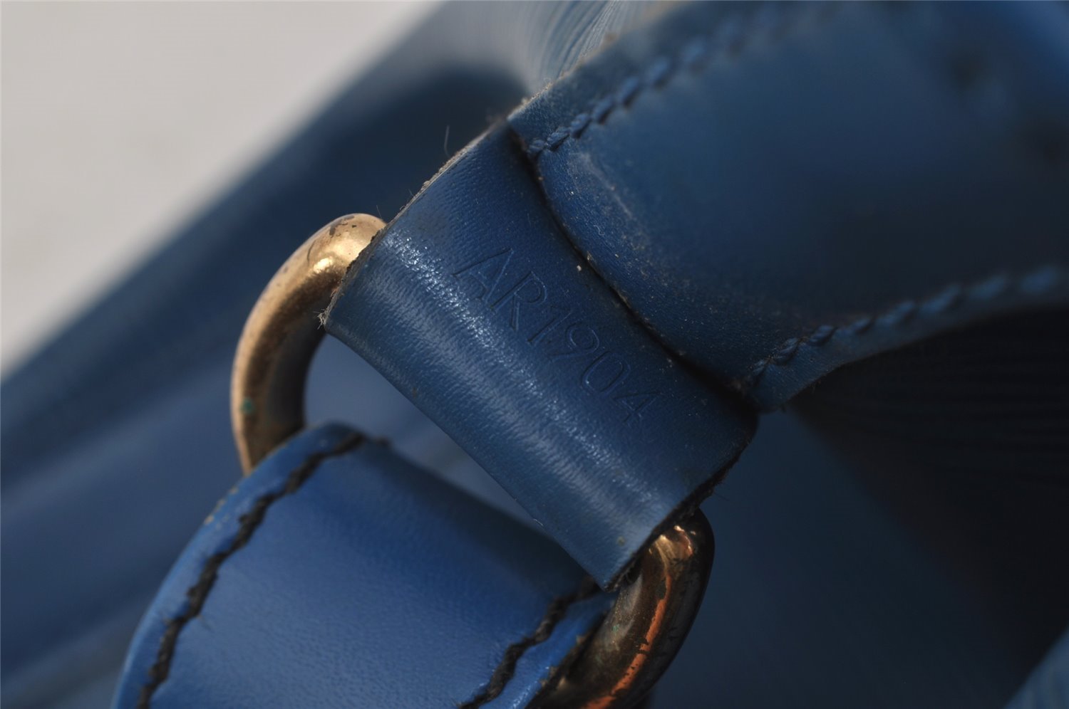 Authentic Louis Vuitton Epi Noe Shoulder Drawstring Bag Brown M44028 LV 9944I