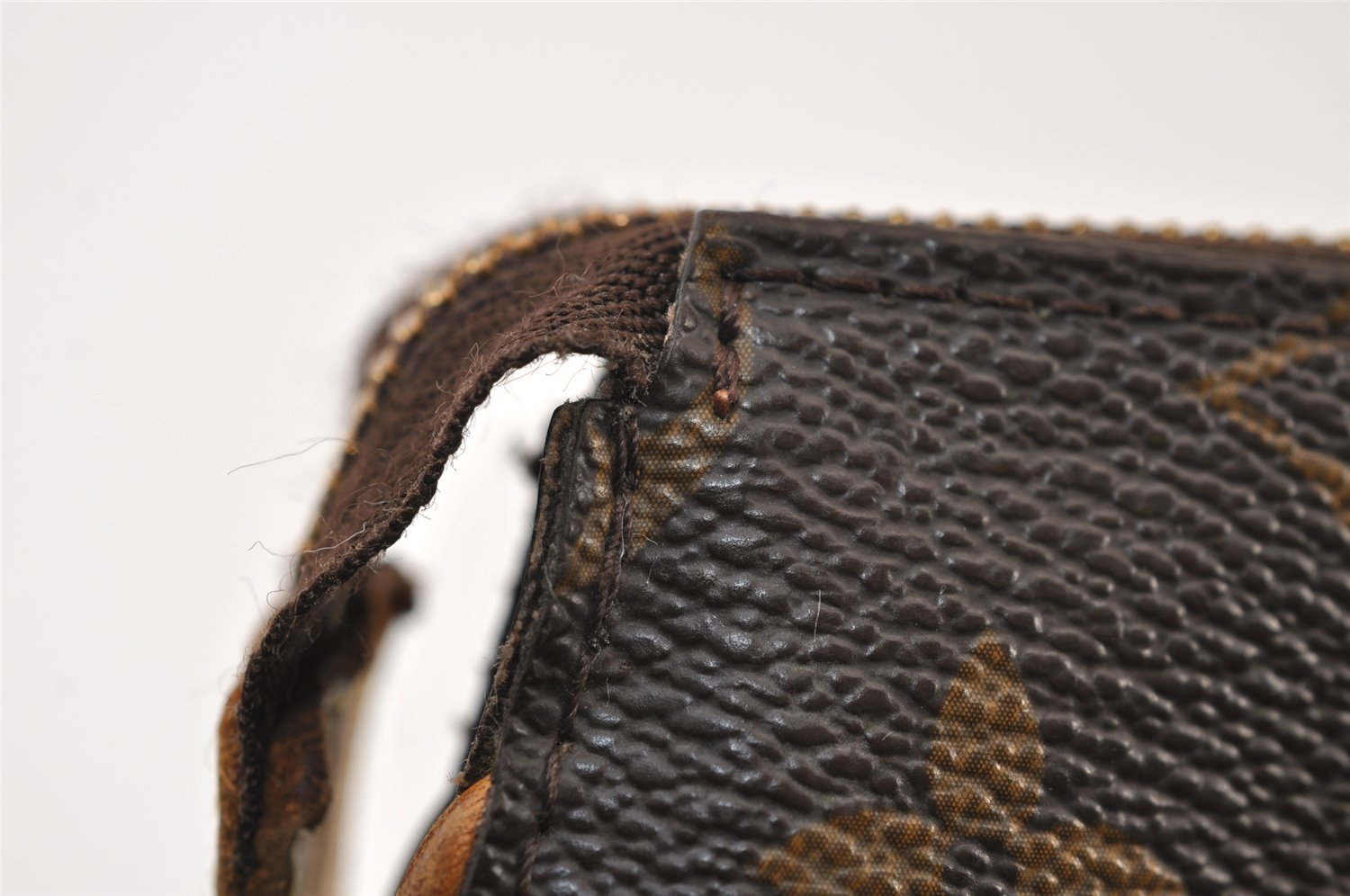 Authentic Louis Vuitton Monogram Sophie Hand Pouch Chain M40158 LV 9948I