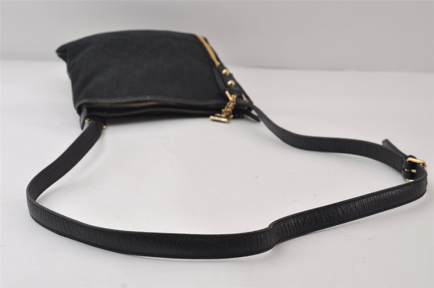 Authentic GUCCI Sherry Line Shoulder Cross Bag GG Canvas Leather Black 9954I