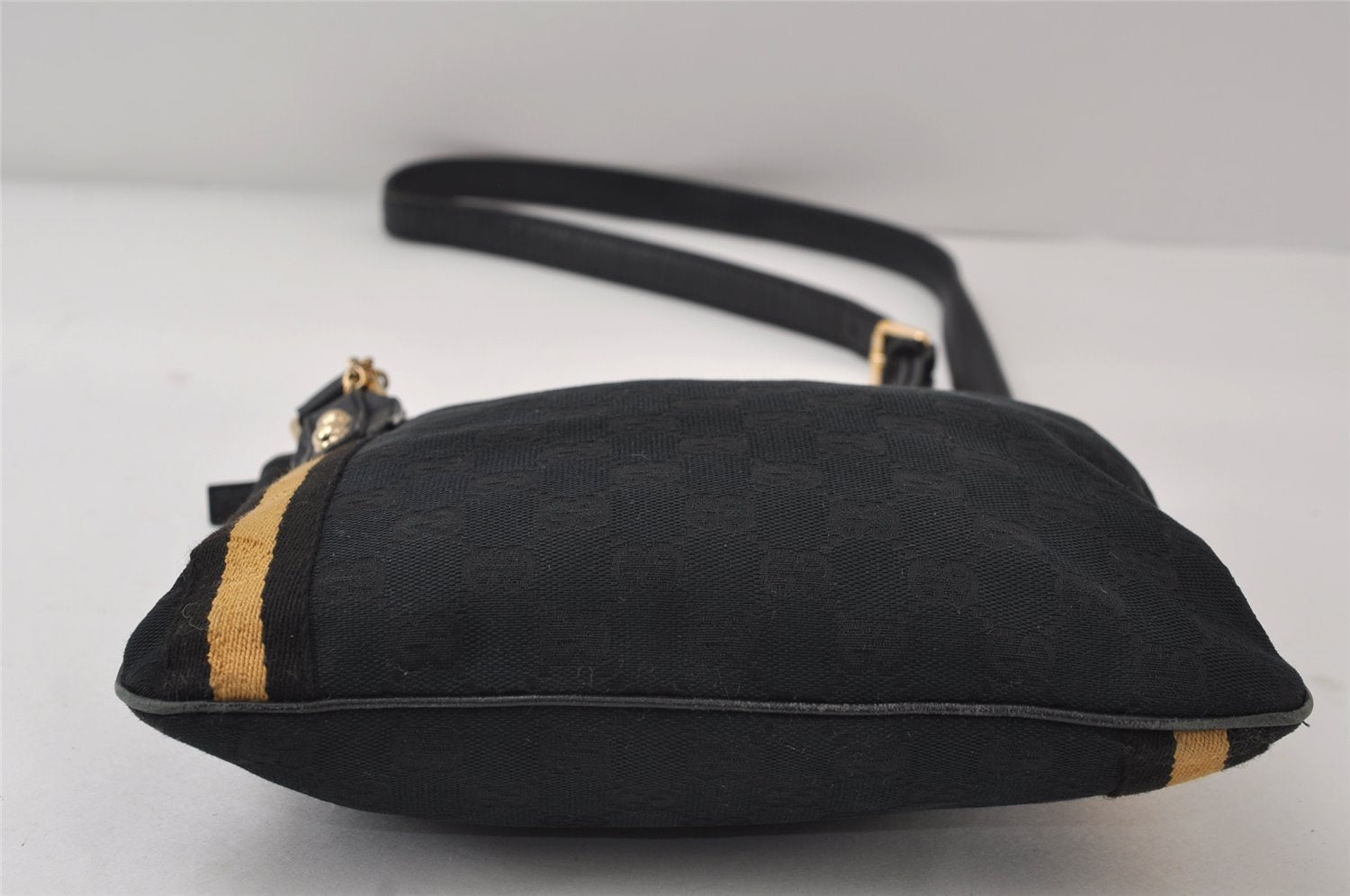 Authentic GUCCI Sherry Line Shoulder Cross Bag GG Canvas Leather Black 9954I