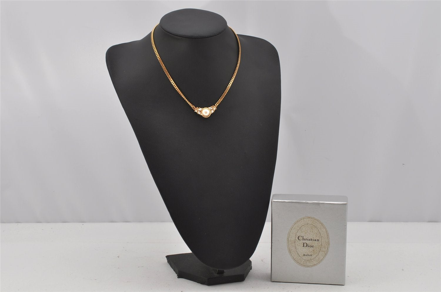 Authentic Christian Dior Gold Tone Chain Rhinestone Pendant Necklace Box 9957I