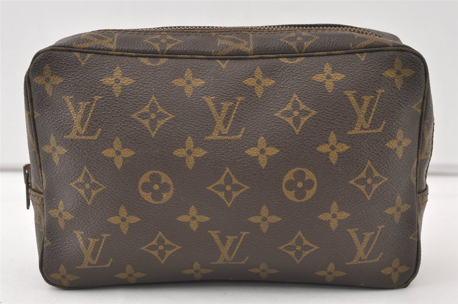 Auth Louis Vuitton Monogram Trousse Toilette 23 Clutch Hand Bag Old Model 9957J