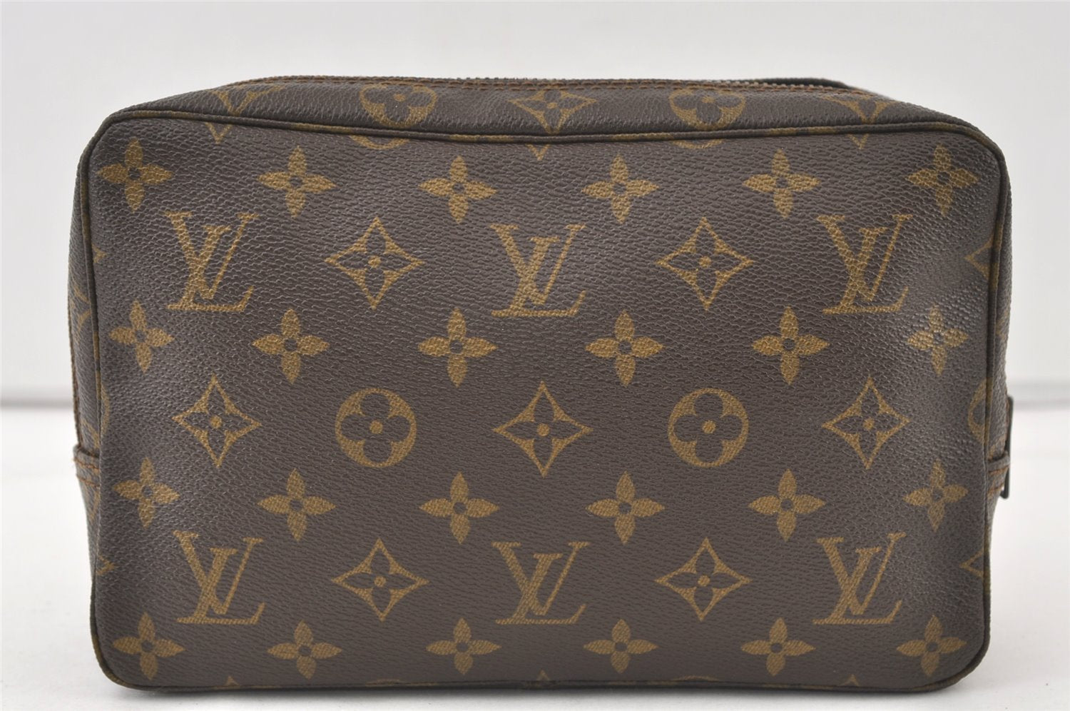 Auth Louis Vuitton Monogram Trousse Toilette 23 Clutch Hand Bag Old Model 9957J