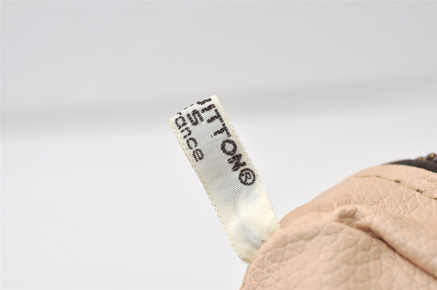 Auth Louis Vuitton Monogram Trousse Toilette 23 Clutch Hand Bag Old Model 9957J